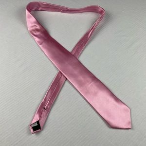 Geoffrey Beene 100% Polyester Pink Tie w/ 3.5 in. Width